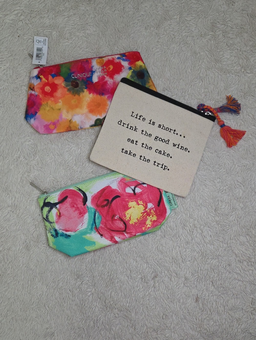 Clinque /Tag Cosmetic Travel Bag Bundle